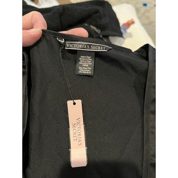 Victoria’s Secret Women's One Size Satin Kimono Robe Black NWT‎ - Picture 3 of 4